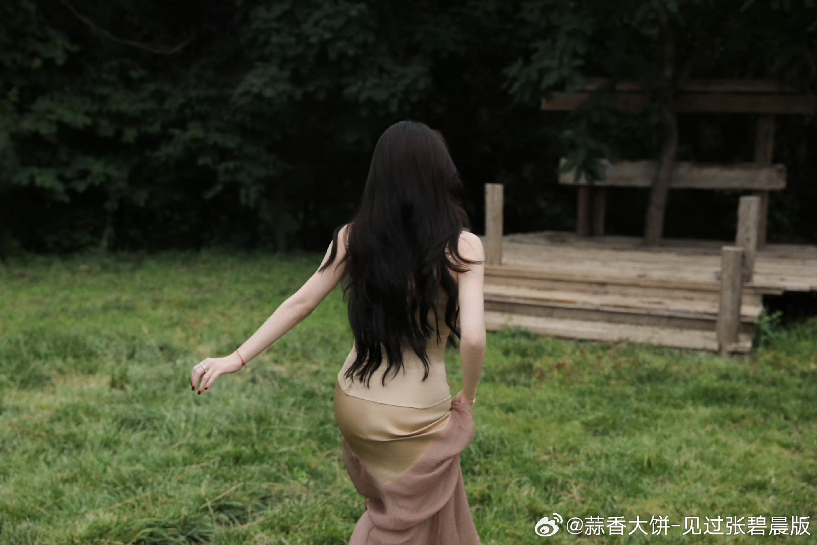#张碧晨[超话]#小碧和小碧牵手了！ ​