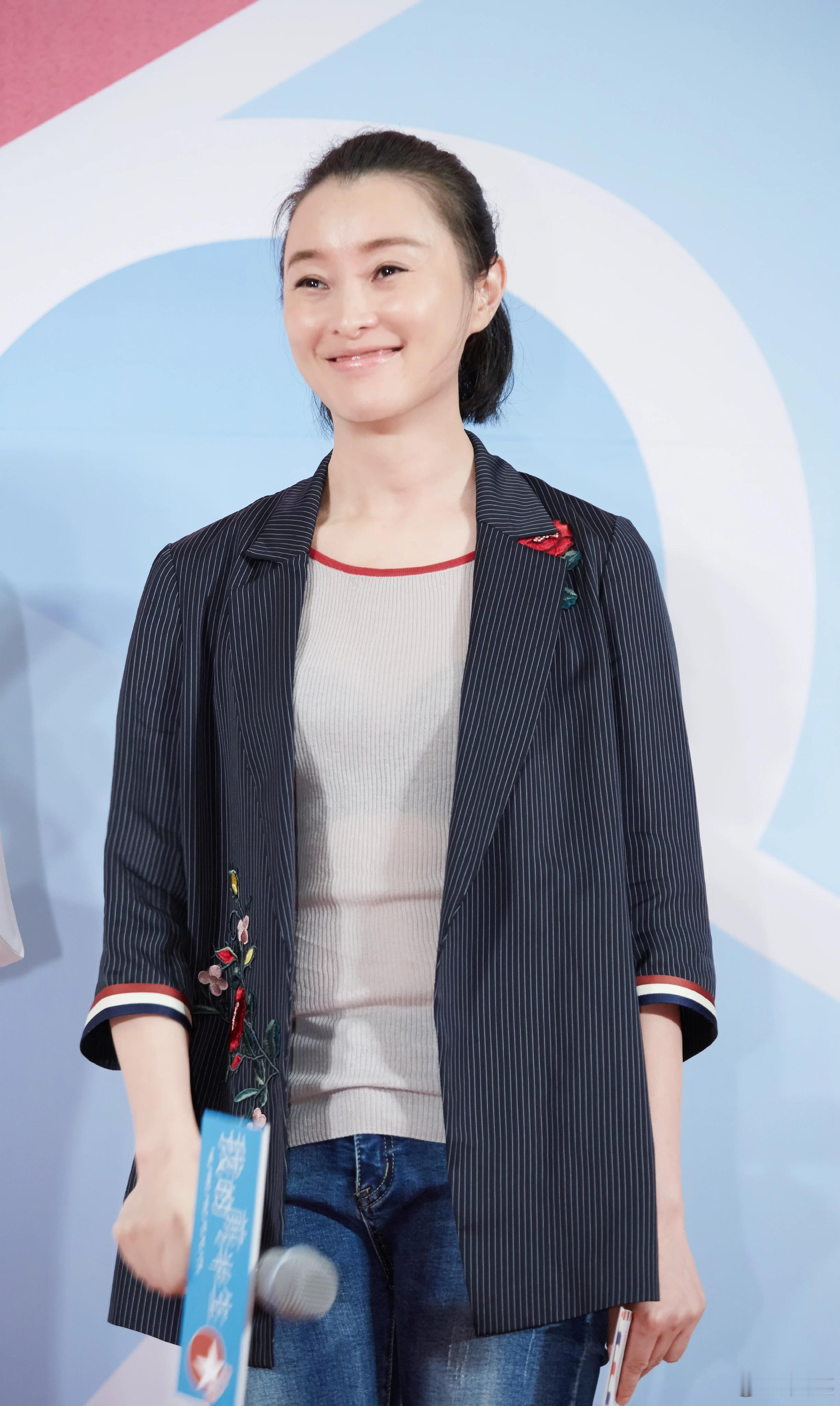 #吴越[超话]# 我已经无可救药的爱上凌玲了 ​