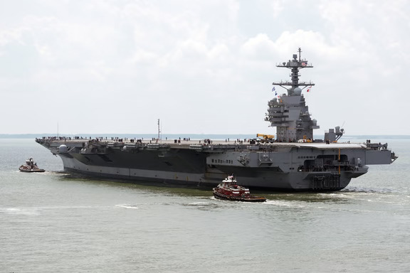 8月12日，美国海军最新航母“约翰·F·肯尼迪”
号(CVN-79)离开亨廷顿英戈尔斯工业公司纽波特纽斯造船厂(NNS)分部，开始其验收海试。
	
“约翰·F·肯尼迪”号(CVN-79)是亨廷顿英戈尔斯工业公司纽波特纽斯造船厂(NNS) 分部为美国海军建造的第二艘杰拉尔德·R·福特级核动力航母。该舰于2019年10月29日下水，2019年12月7日命名，并目前计划于2027年3月交付海军。