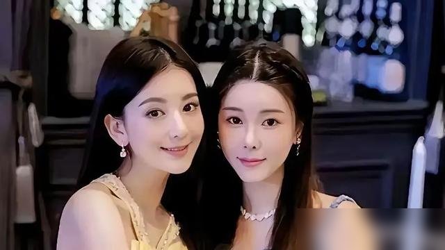 郭富城结婚九周年，方媛送了个百元水晶摆件，还亲自下场认领“是我送哒！”
评论区炸了，说天王嫂抠门。可你再看看她这几年：带娃回芜湖古镇探亲，被路人拉着合影没架子；上综艺被骂，郭富城立马出来护妻，说是我鼓励她去的；三胎女儿跳个鲨鱼舞，她随手一发就上热搜。
这女人太清醒了。嫁进豪门不装阔，该省省该花花
