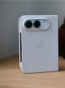 iPhone Duo没Face ID？我挖到3个解锁野路子
