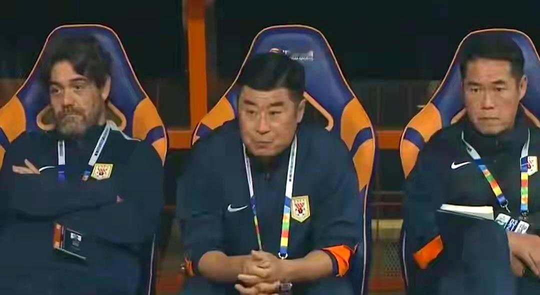 1:4输给青岛海牛，山东泰山队这脸丢得真不小。    开场不到10分钟...