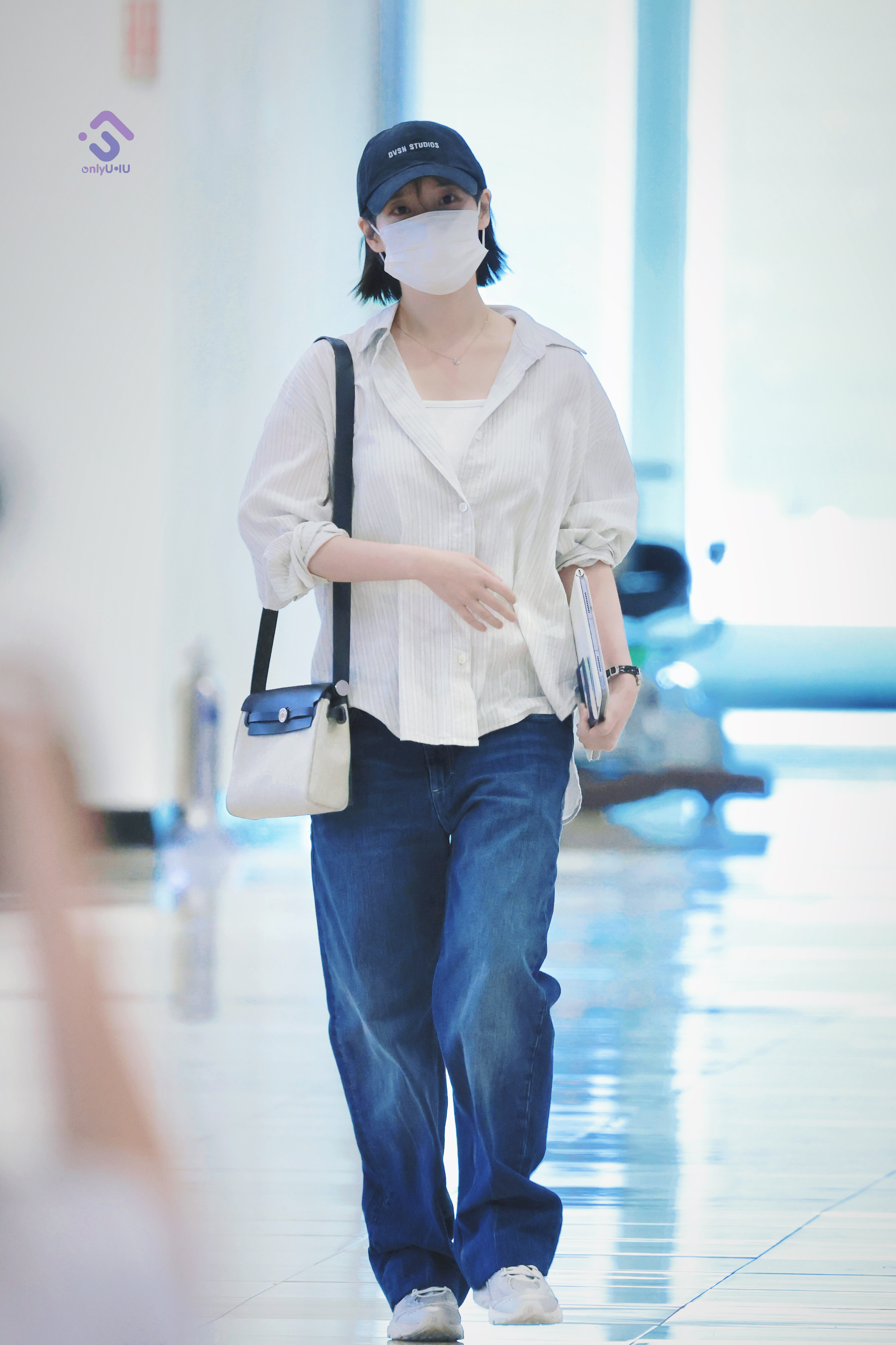 #IU[超话]#  🐥#IU李知恩积家全球品牌代言人# 
onlyU独家-260908 IU金浦机场出境
“大学生返校日记”vs“青年创业者出差ootd”
❥(ゝω・✿ฺ)
【by.nini 】

🎶9月10日下午5点IU单曲回归✨
🍉🎫（推荐①）
🍉🛒
🎫IU9期官方会员招募（9.14截 ​