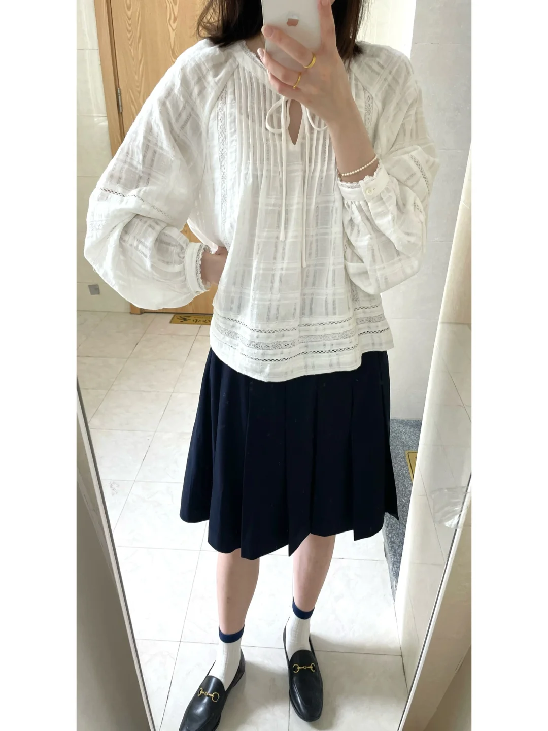 温柔蕾丝小衫