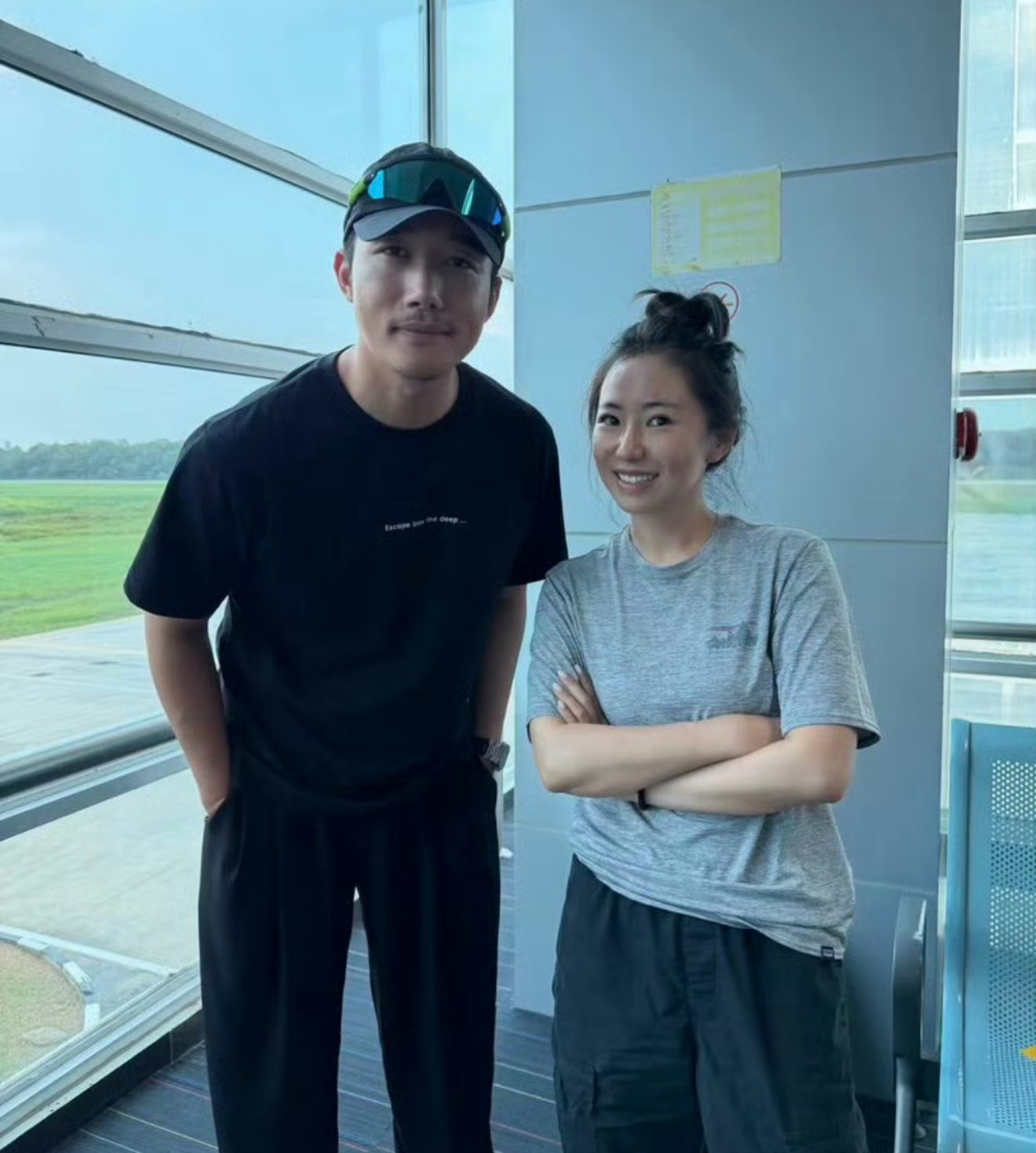 果然荧幕形象是会骗人的，
章涛就是个例子，

就在今天网友在马拉图潜水的时候，突发险情，潜水时气量告急，不受控制往海面飘，潜导一个人拉不住

危急关头，同船素不相识的章涛一跃上前，一把抓住她的气压表，和潜导一左一右合力，把人护着安全升水。

不仅如此，第二天遇到满月大流，一行人被海浪冲散，被困海面孤