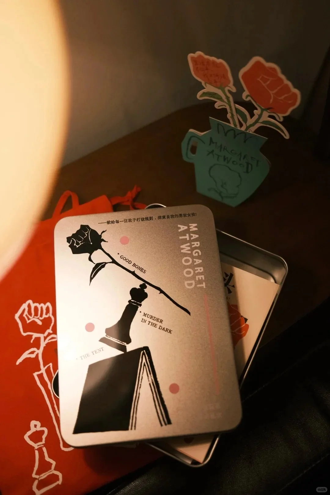 文淇同款的阿特伍德真的是各种意义上的好看