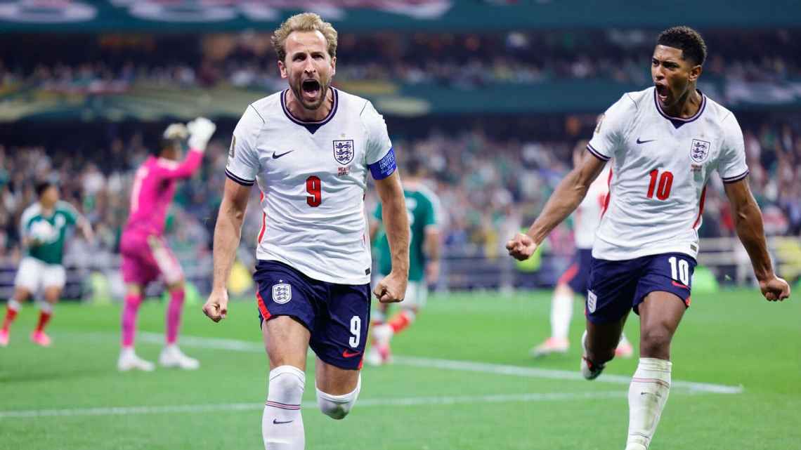 世界杯/8决赛英格兰3-2险胜东道主墨西哥，在阿兹特克这座89场仅3败...