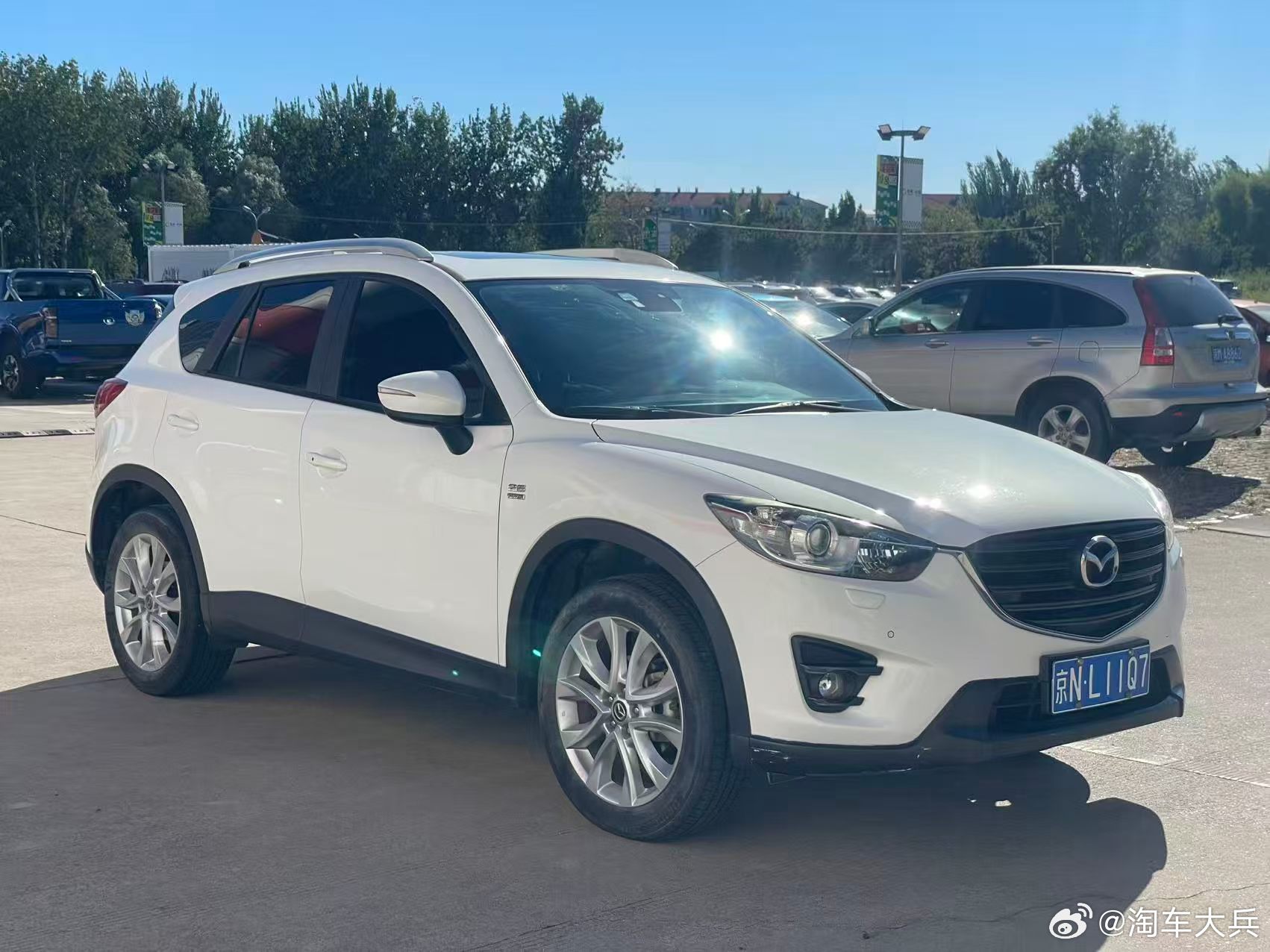 价格5万多[庆祝][庆祝][庆祝]
车辆详情：马自达CX-5 2015款2.5L 自动四驱旗舰型
上牌时间：2016.2
出厂日期：2015.9
公  里  数：8.2
天       窗：有
排       量 ：2.5
颜       色 ：白
年       审 ：2027.2
交  强  险：
上  牌  地:   京
使用性质：（非营运）
过户次数：0
车况详情：后备盖钣金 ​