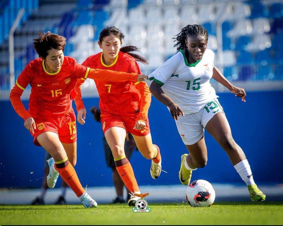 #中国女足[超话]# 

热身赛｜🇨🇳中国U17女足3-0赞比亚U17女足🇿🇲 ​