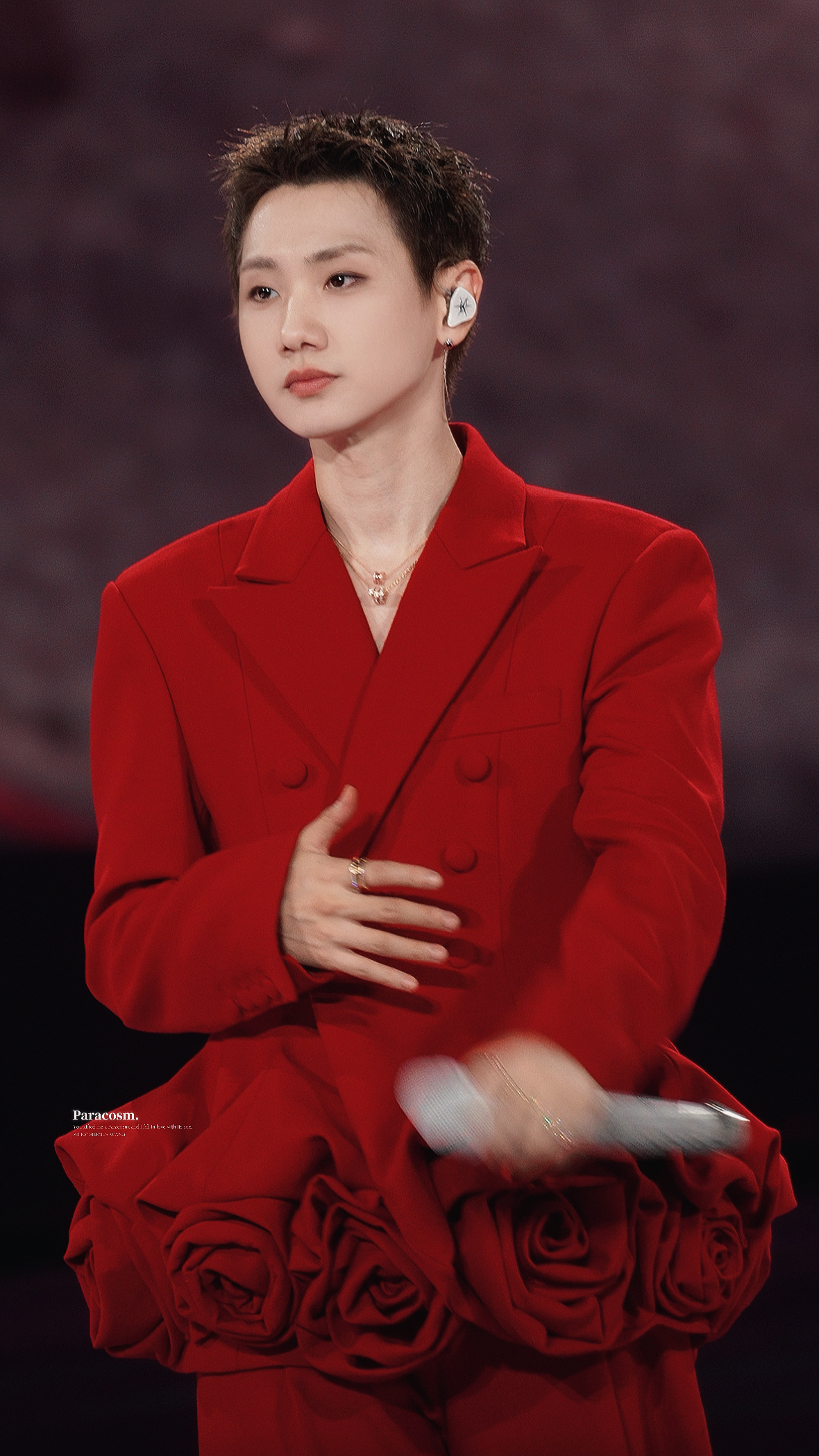 属于罗曼城的玫瑰永远不会缺席🌹

（醒来脑子里就是这套玫瑰[泪][泪]
#汪苏泷[超话]##汪苏泷七夕场限定皮肤# ​