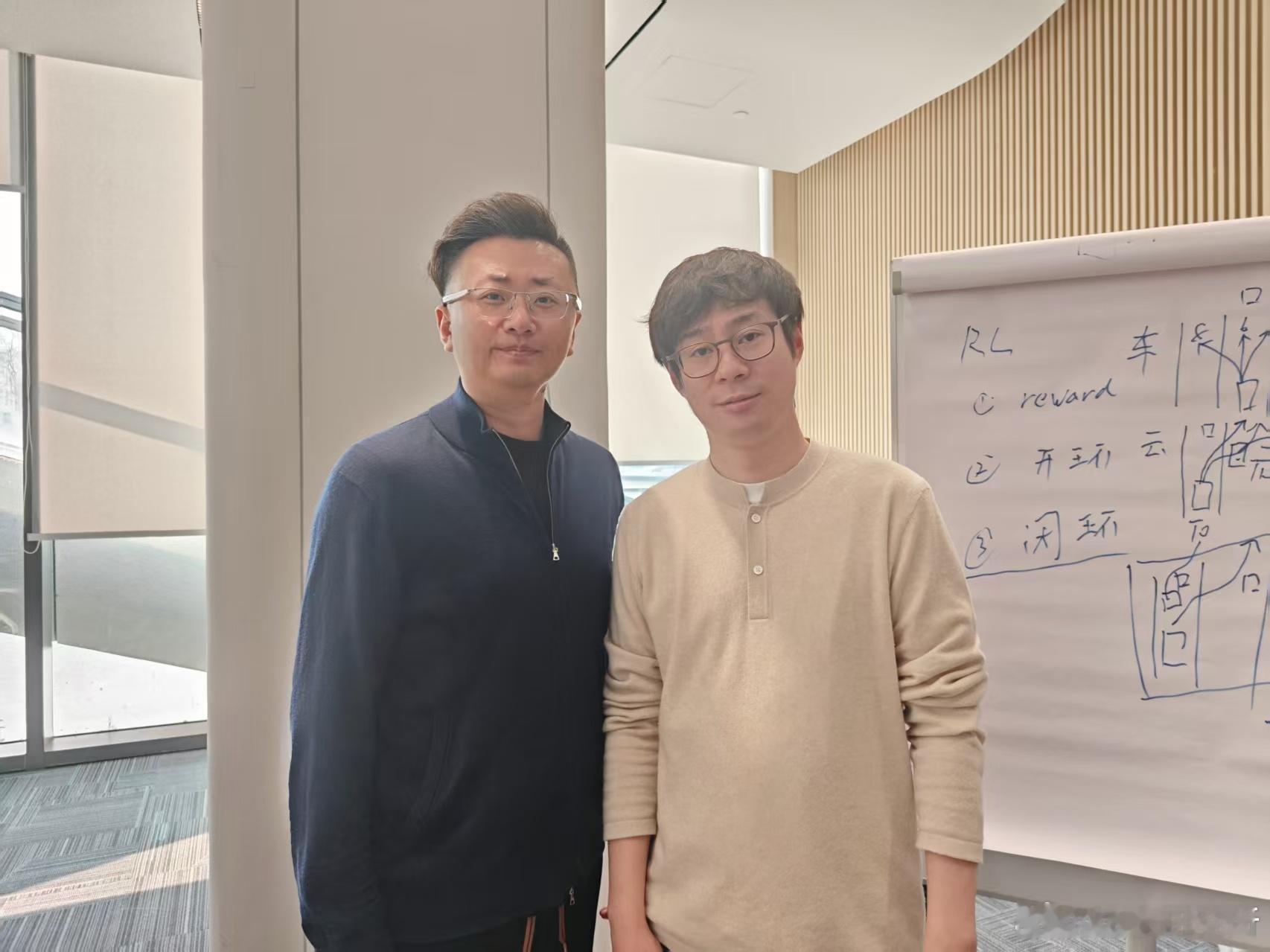 任少卿开启物理AI与具身智能创业，蔚来这步大棋妙在哪里？
看到这则消息就让我联想起了蔚来前段时间发布的神玑NX9031U和NX9031C这两颗芯片，前者负责具身智能机器人场景（机器人大脑），后者负责Agent推理集群算力（AI应用领域）
蔚来智能驾驶负责人任少卿要开启具身智能与物理AI领域的创业了！更令人 ​