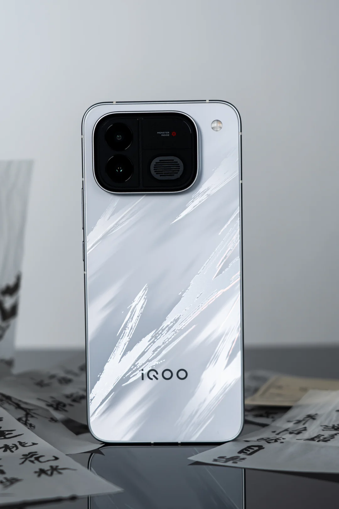iQOO Neo12 「争锋」