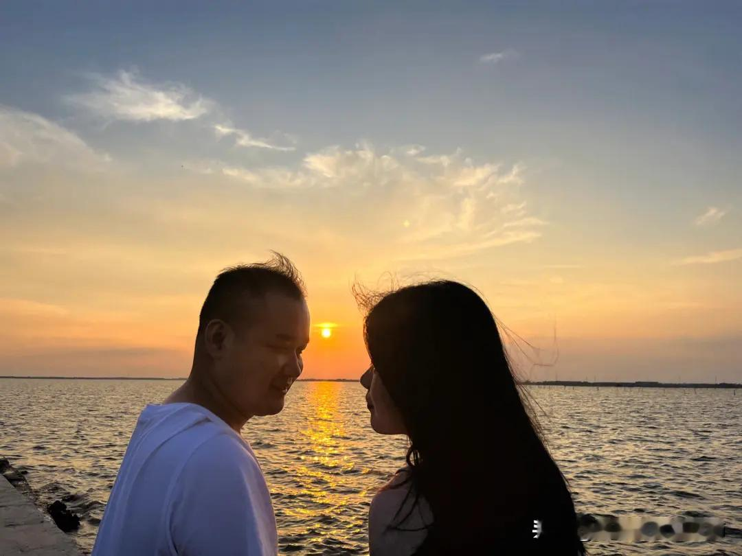 高手挽回前任的方法：管理好情绪，适当抽离以退为进，降低对方防备；停止说...