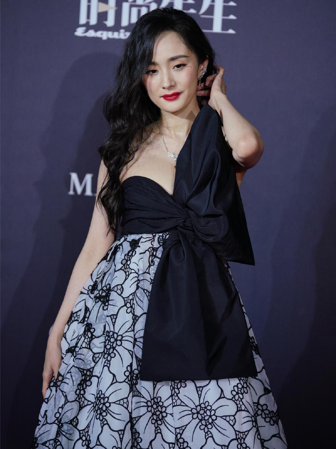 杨幂这身材应该是刚拍完戏不久吧 ​