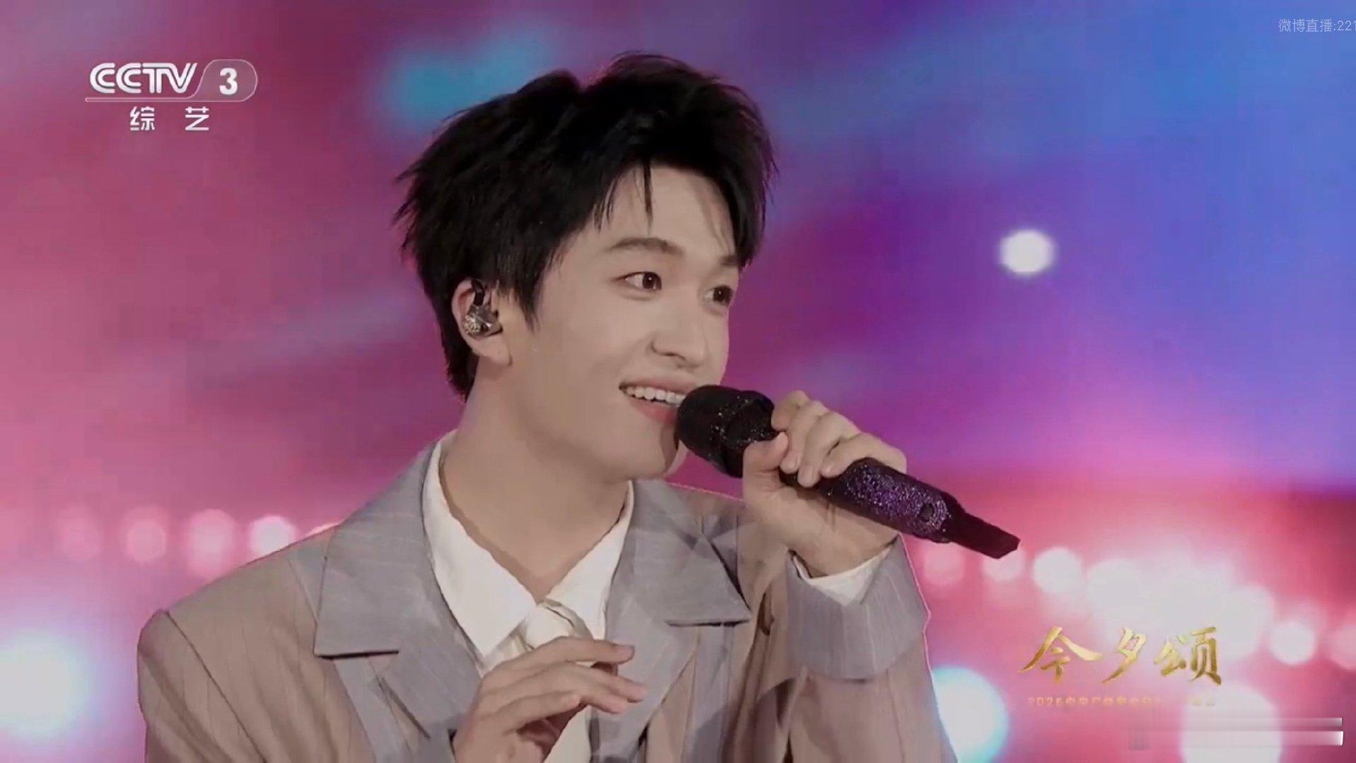 #黄子弘凡[超话]#  最后这个笑神了 ​