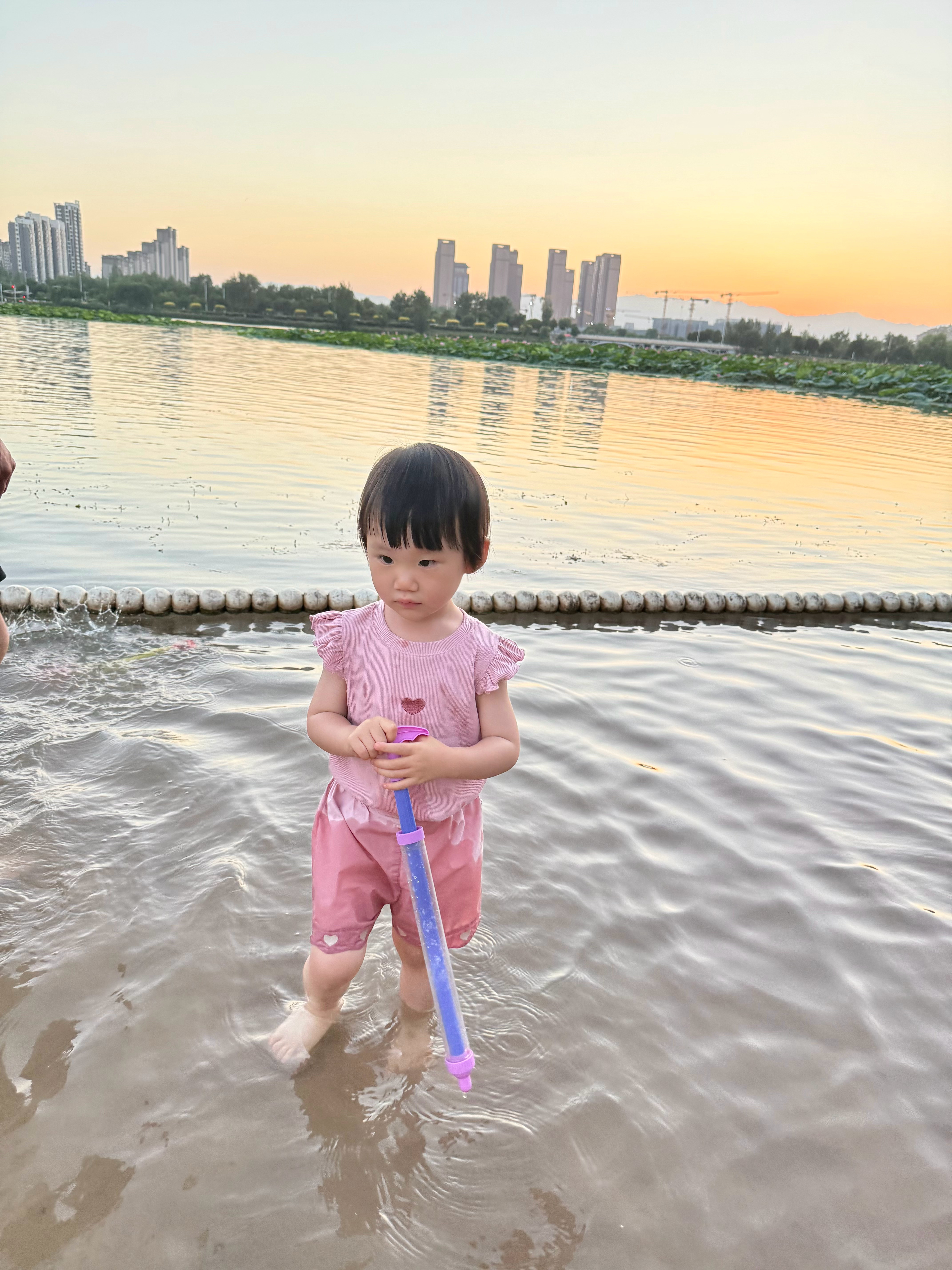 📝戒纸尿裤第四天  团子小朋友今天一条小内裤都没有尿湿！而且早上第一...