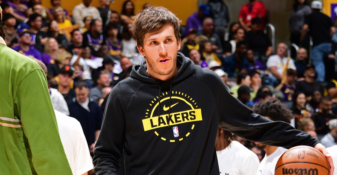 奥斯汀·里夫斯状态升级为出战存疑 有望在G3复出 北京时间4月24日...