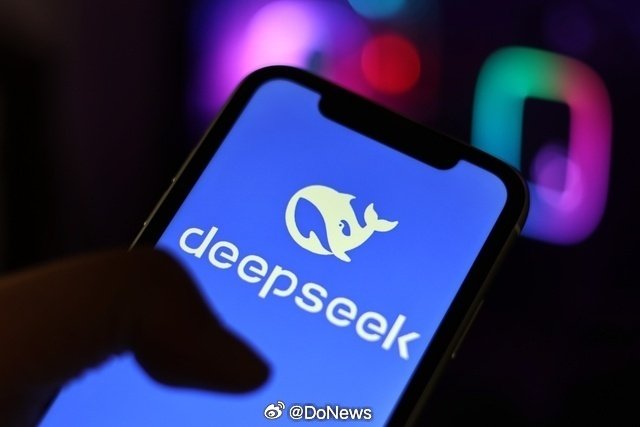 #DeepSeek宣布将内部推理框架全面开源#【DeepSeek 宣布将内部推理框架 DeepInfer 全面开源，目标实现大模型普惠】DeepSeek 今日官宣，在此前开源一系列大模型、TileLang 编译工具及推理算子库的基础上，决定进一步将内部推理框架 DeepInfer 全面开源。 ​​​