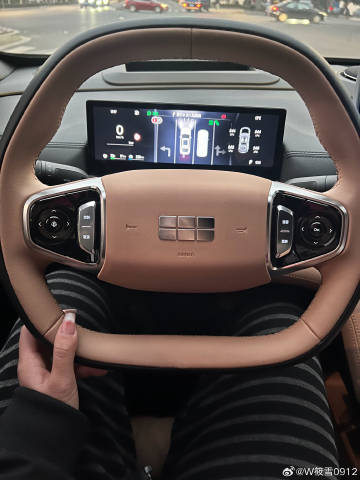 也是开上了有方向盘加热的🚗了