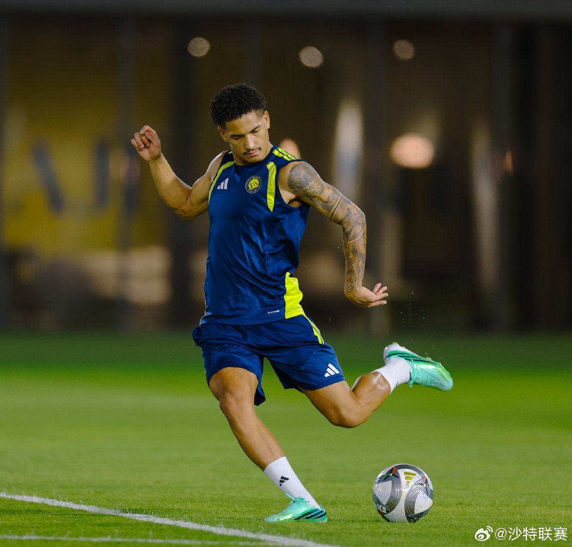 休赛期合练，继续进行⏸️

利雅得胜利完成今日训练💪

#沙特联赛# ​