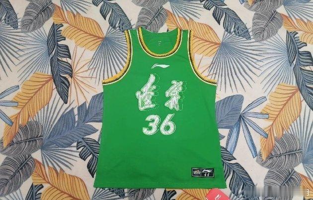 根据我得到的不准确消息辽宁男篮3年C类续约鄢手骐​