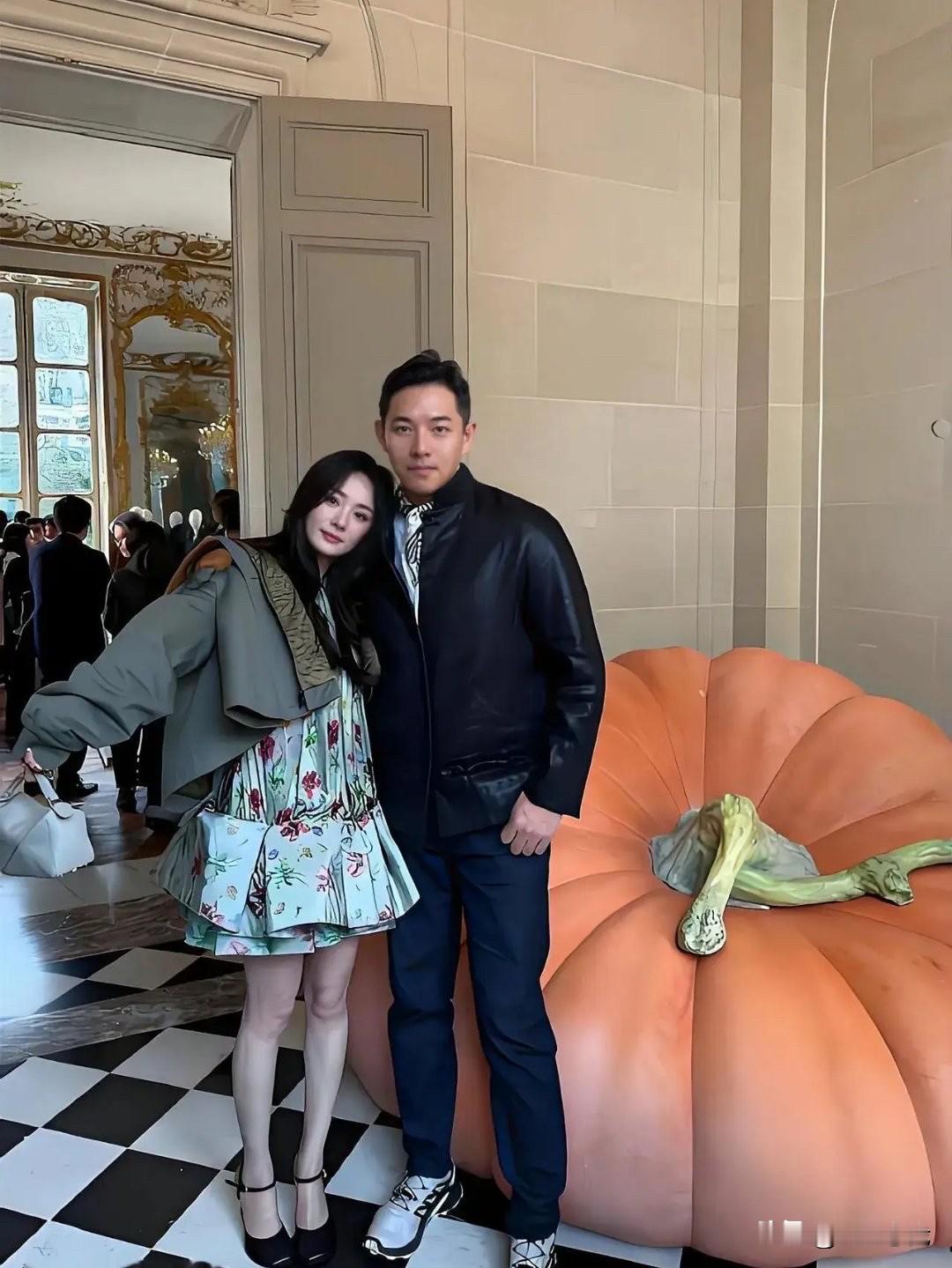 刘恺威刚官宣新恋情，杨幂靠肩照刷屏：成年人的体面，从不再回望
有人说杨幂一张靠肩合照就&