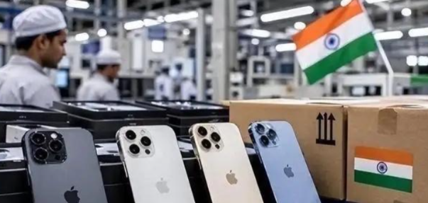 iPhone 18定价离谱，中美差价两千，凭啥中国人多掏钱？
刚看了iPhone 18 Pro的价格，美国税前八千出头，中国直接上万。同样一台手机，咱得比美国人多花近两千块。苹果说是因为税不一样，但仔细想想，这事儿没那么简单。
中国对手机整机是零关税，13%的增值税确实存在，但算完也就贵了一千左右。