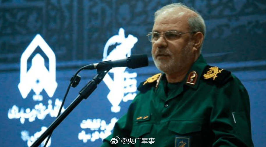 【#伊朗称美若想结束战争必须承认战败#】当地时间29日，伊朗伊斯兰革命卫队发言人穆赫比表示，伊朗将继续保卫国家，生产新型武器，“如果冲突演变成其他形式，我们一定会将新式武器投入战场。”美国以为凭借军事能力就可以让伊朗投降，但他们失败了。经济战和海上封锁也会再次失败。美国别无选择，只能 ​