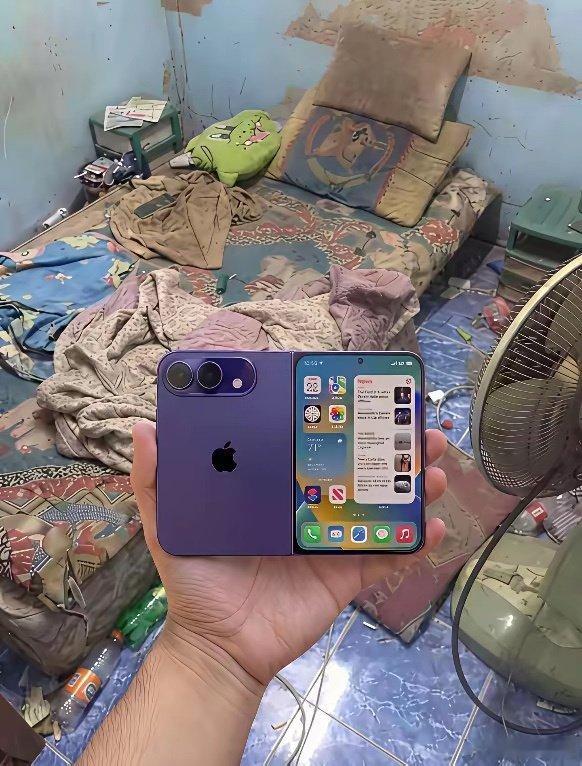 最新款iPhone折叠屏抢到了！感觉还不错！ ​
