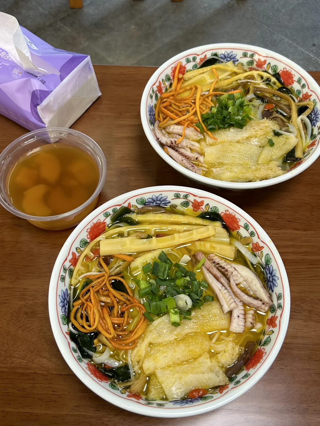 成都tooop1好吃的竹荪鱿鱼鸡汤扁粉！！！！