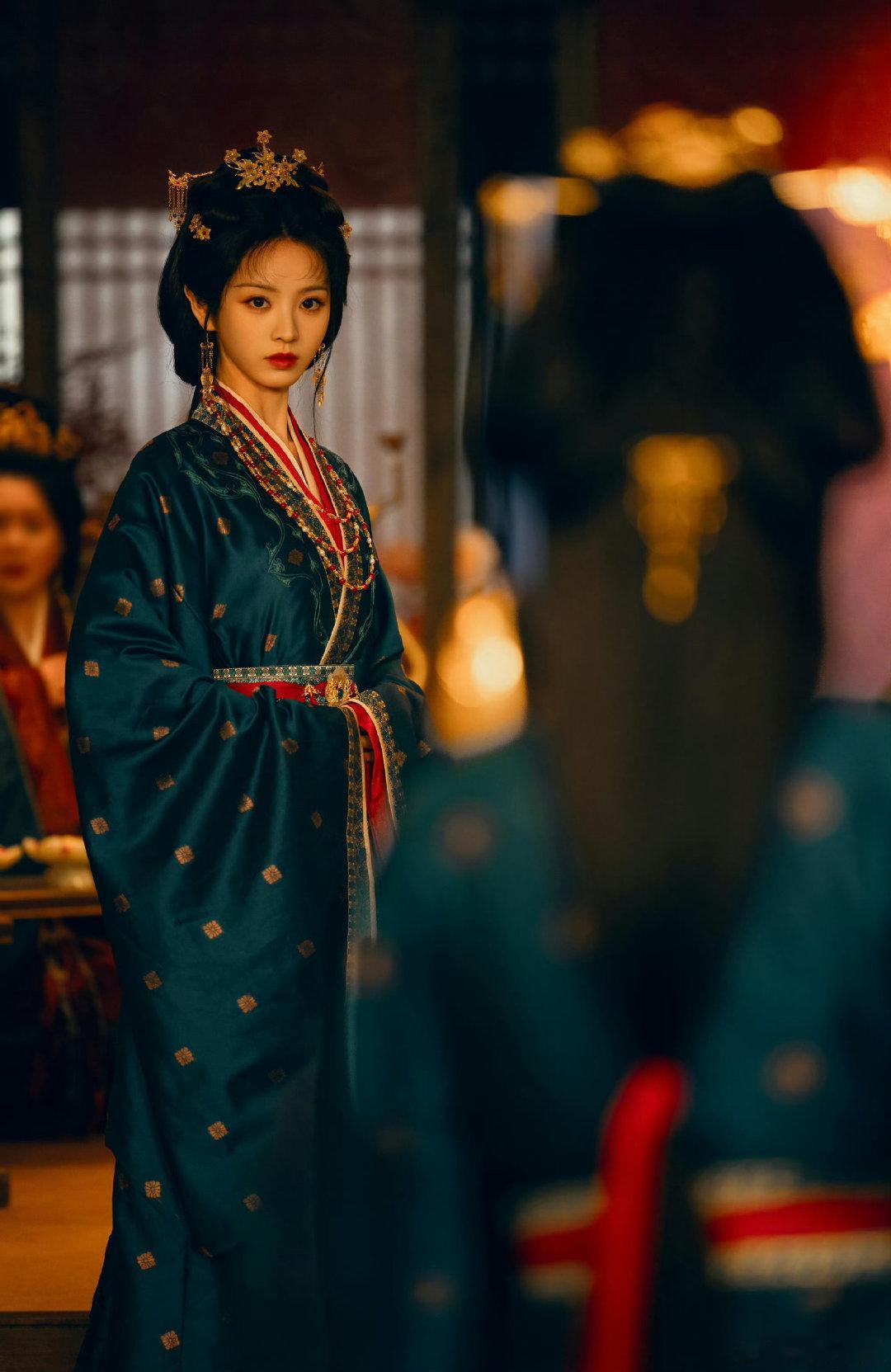 #嫁金钗暂定10月16日# 
狠狠期待住了
期待双生花娆黛 ​