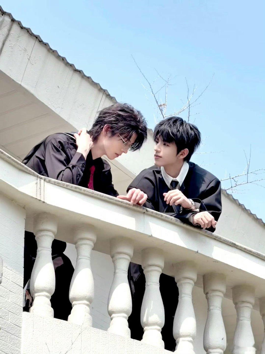 #奥利淑元#💜💙#天定良元#

随口的碎碎念，总有一个人认真倾听用心回应。 ​