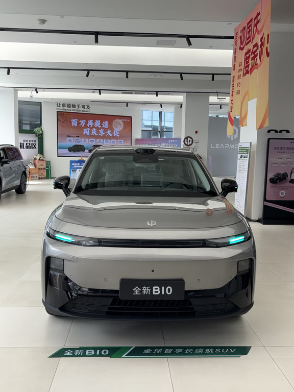 担心电车续航虚标？零跑B10门店实拍无滤镜