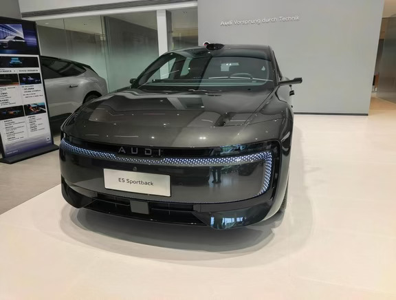 奥迪AUDI E5员工特价车17.XX落地来拉