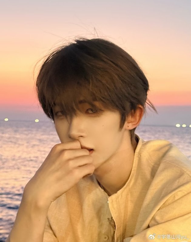 #小宇宝宝好帅#ly #刘宇海边氛围照拍摄教学# 这张太帅了​