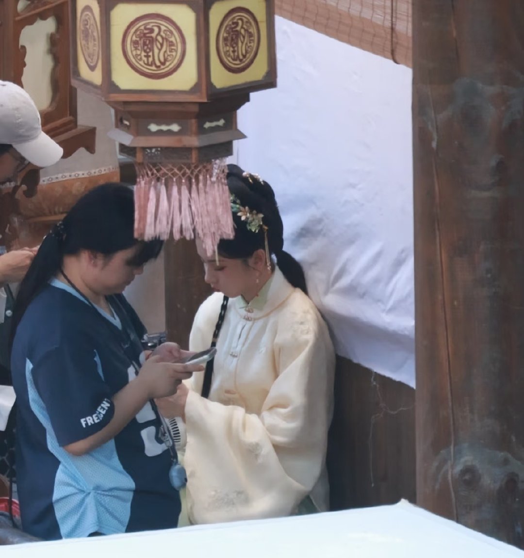 起猛了，看到古人喝水了՞˶･֊･˶՞ 
#宋祖儿表妹万福# ｜#宋祖儿甄嘉芙# ​
