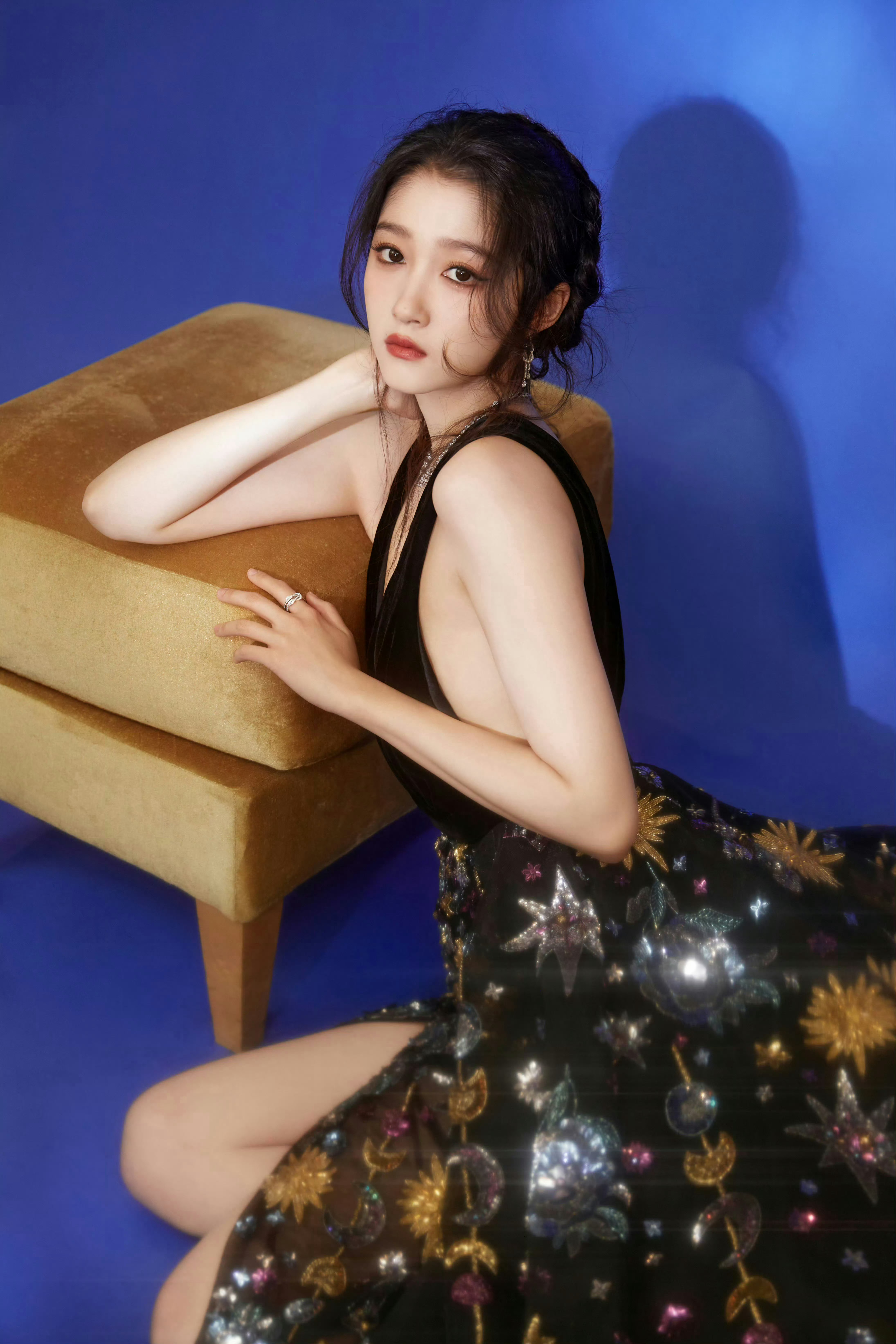 关晓彤#闫妮关晓彤转圈让C位# ​