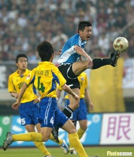 为什么大连实德和四川冠城算关联关系，上海申花和上海海港就不算关联关系呢？