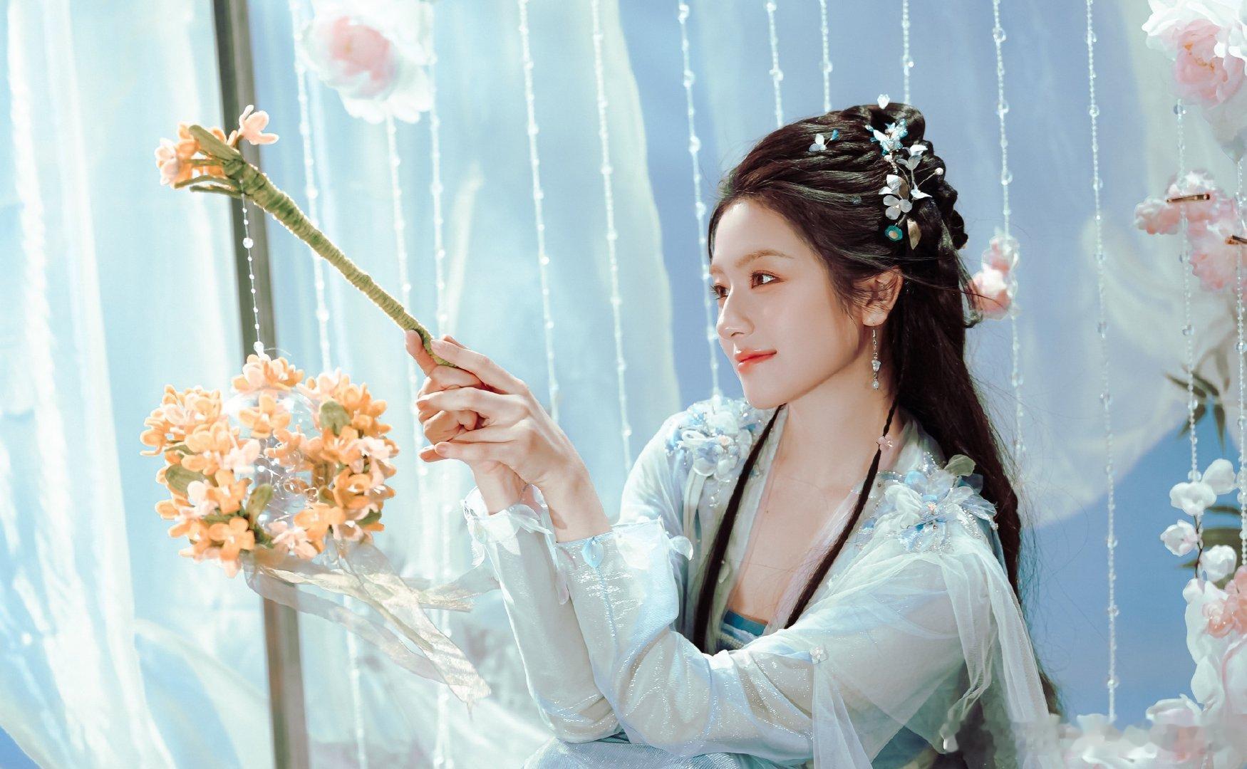 #李兰迪[超话]# lld#李兰迪海岛舒服日志#🍧#李兰迪王智慧#  

冬日的晴天，不及你的温柔，星罗棋布的夜幕，像你眼中的闪烁，世间美好的一切，感觉都体现在你身上了。 
 
​
