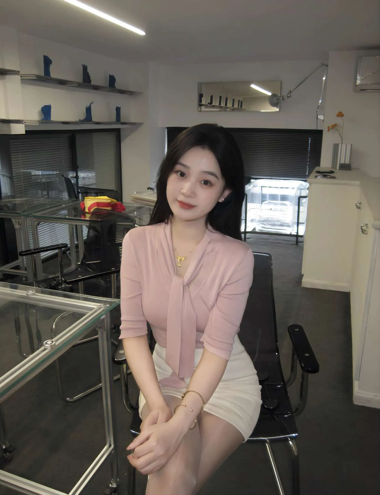 粉嫩少女心，办公室里的甜美瞬间💖，甜妹