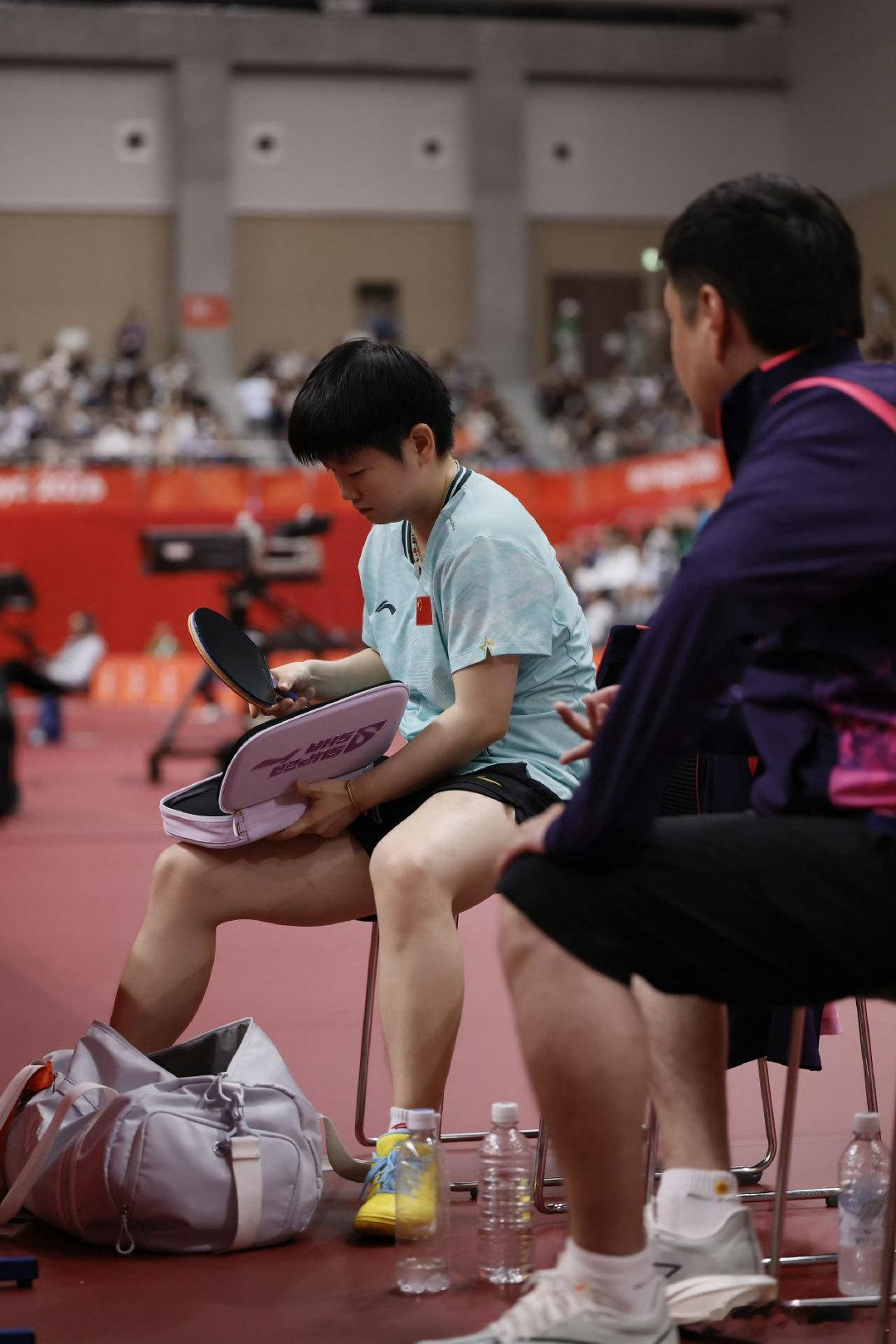 #亚运乒乓球女单#
6小时三赛，7小时4赛，24小时五赛，
孙颖莎的赛程总是格外突出，今年都因伤退赛两次三个月都用来治疗，康复！
我们ctta又【保护】了哪些运动员呢，竞技体育的公平到底何在？ ​#孙颖莎魔鬼赛程# ​