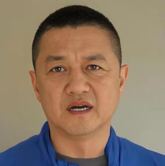 李亚鹏直播透露又被女儿李嫣拉黑，只因总给二十岁的李嫣发养生文，反复叮嘱吃喝冷暖惹得她厌烦 ​