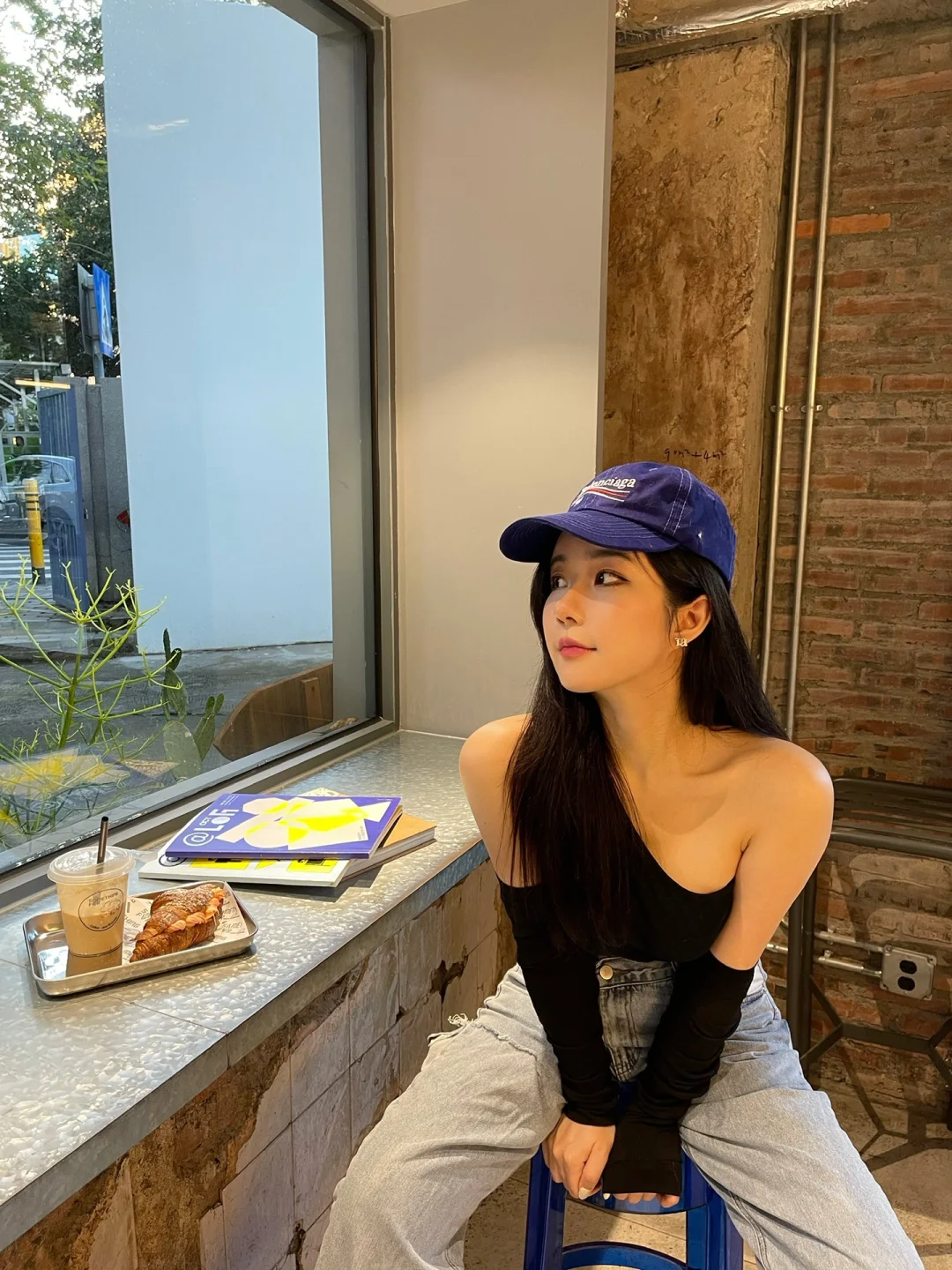 深圳｜蓝色旧工业风咖啡店—Something For🔵