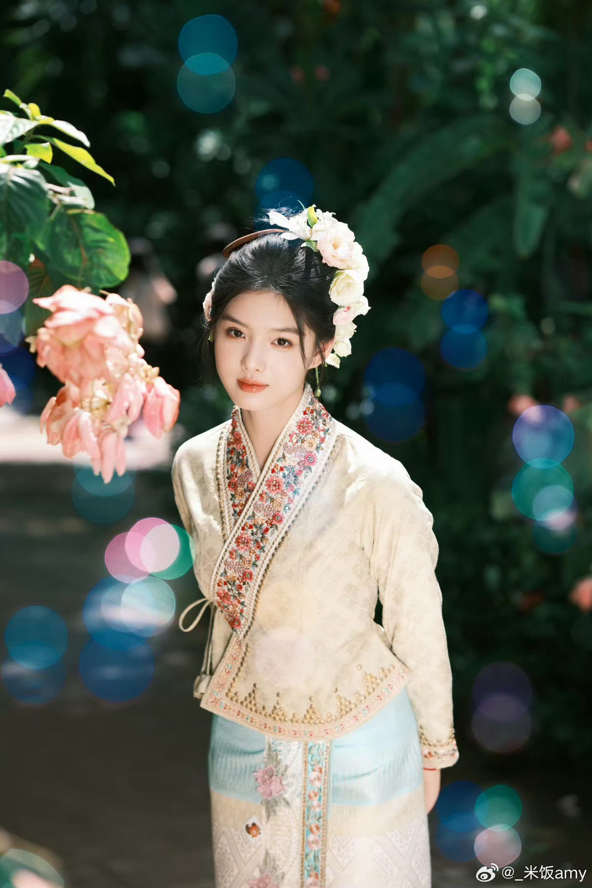 #艾米[超话]# am#艾米师兄太稳健# am#艾米蓝灵娥# am

"你是夏日繁华的樟树，在我心里生根发芽" "𝓨𝓸𝓊 𝒶𝓇𝓮 𝓉𝒽𝓮 𝓅𝓇𝓸𝓈𝓅𝓮𝓇𝓸𝓊𝓈 𝒸𝒶𝓂𝓅𝒽𝓸𝓇 𝓉𝓇𝓮𝓮 𝒾𝓃 𝓈𝓊𝓂𝓂𝓮𝓇 𝓘𝓉 𝓰𝓇𝓮𝓌 ? ​