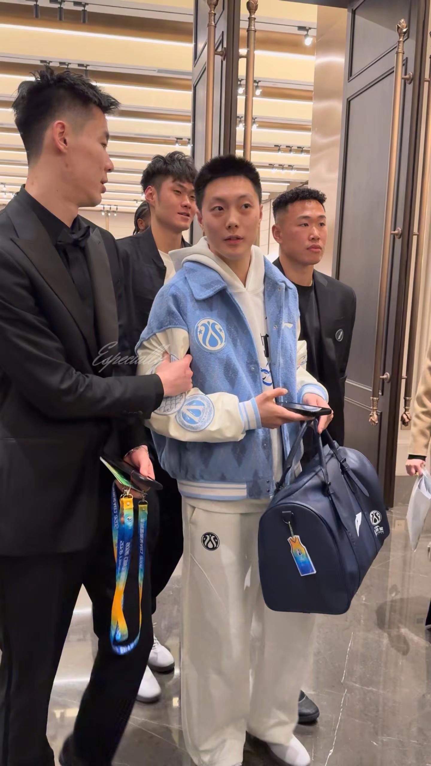 胡明轩