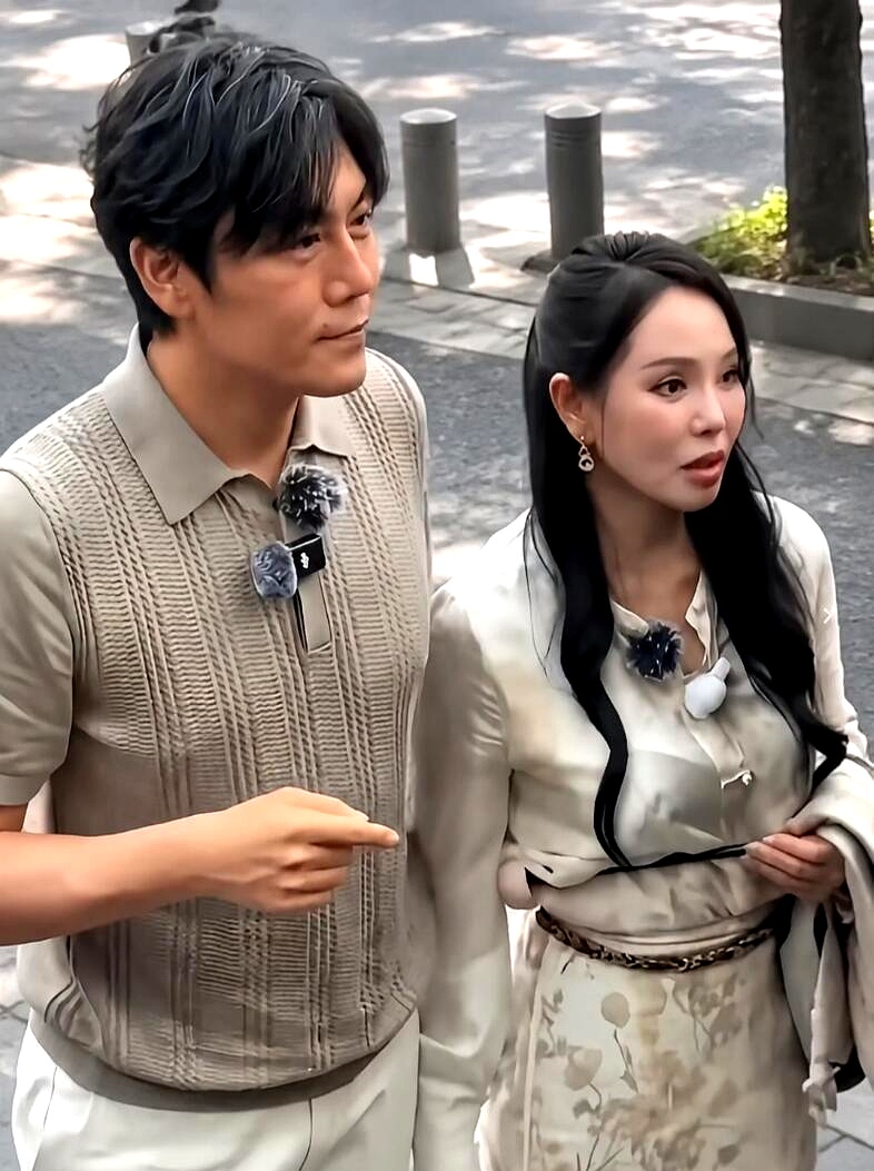 58岁的伊能静最让人眼红的从来不是那张脸，而是兜里有钱、凡事自己说了算，再也不用看任何人脸色的硬气
 

普通女人一过五十，大多整天围着灶台和家人转，受了委屈只能咽进肚子里，大半辈子都在替别人操心。反观她活得明明白白，经济上不缺钱，精神上不靠别人施舍，不仅牢牢握着人生的主动权，还早就戒掉了那些没意义