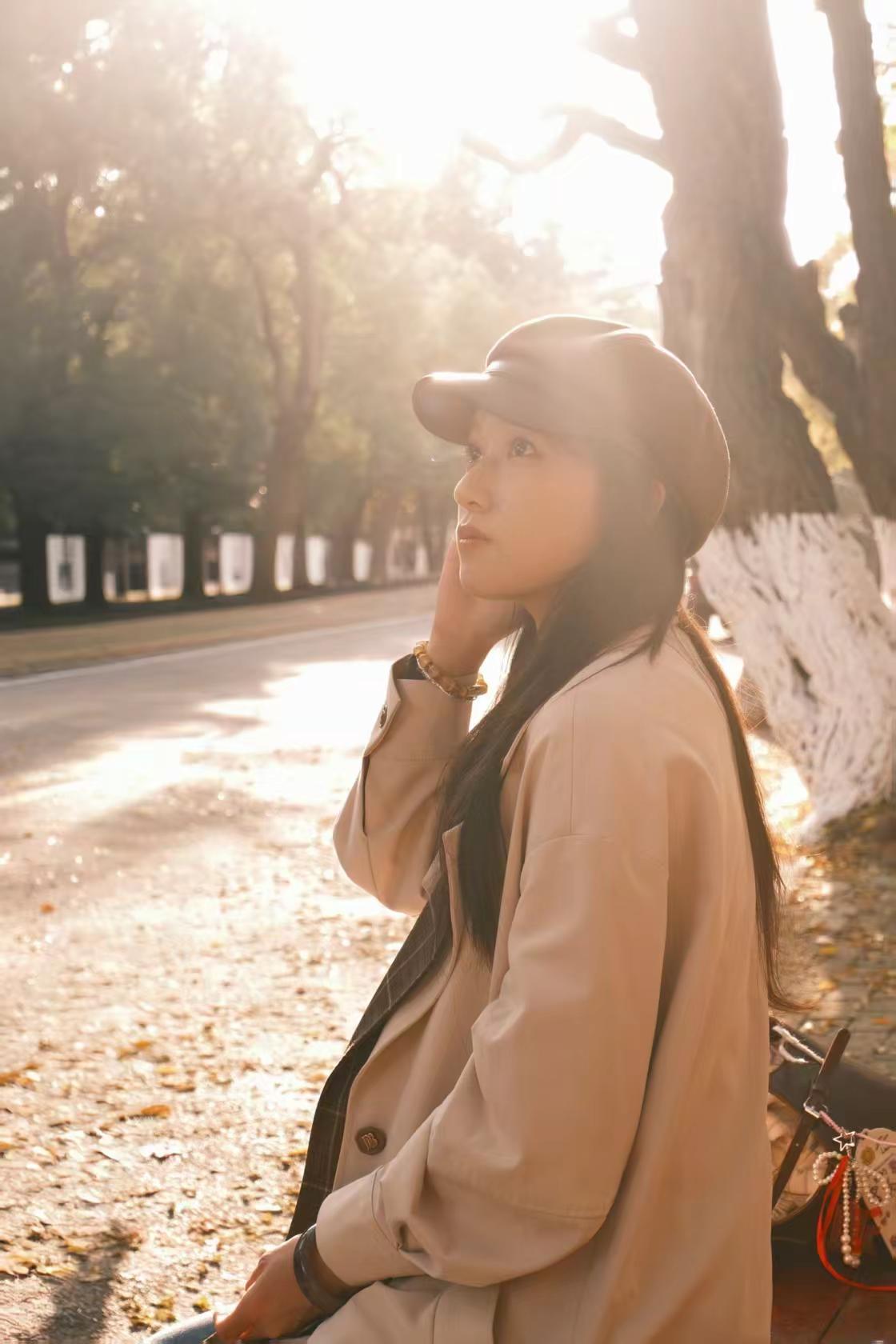 <p>甜美女孩 <!--{img:0}--><!--{img:1}--...