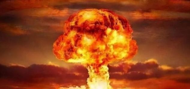 美国专家那套“对华开战论”，听着挺唬人，但稍微捋一下硬指标就知道，剧本拿反了。
核力量上，外媒近年多次推测中国陆基机动平台和新型潜射系统已形成可靠二次反击能力，单纯拼数量没意义，相互确保摧毁的门槛，谁也不敢迈。常规海战更直接，参考《国家利益》等外媒分析，解放军的反舰弹道导弹和高超音速武器，实际上已将