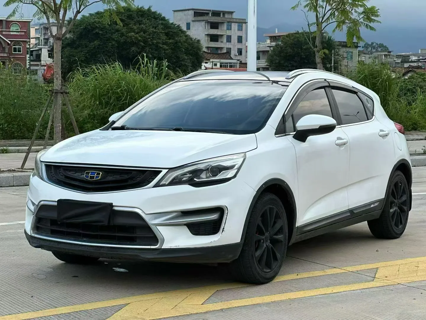1Xxxx
2017年9月吉利帝豪GS  一手车 1.8 L自动挡  全景天窗 无钥匙进入 多功能方向盘 电子手刹 定速巡航 自动驻车