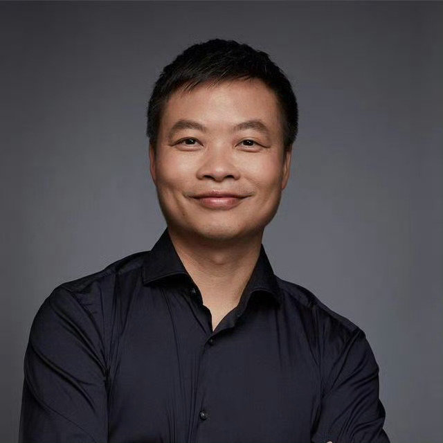 这个设计看着确实很有想象力，把跑车和低空出行结合在一起。不过酷炫只是一方面，飞行安全、续航还有适航认证才是真正的大难关，不管哪家做这类产品，都得慢慢啃下这套漫长的审批流程。#何小鹏回应特斯拉Roadster##何小鹏夸特斯拉Roadster非常酷# ​